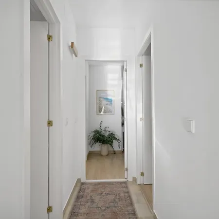 Apartment Private Garden Oasis Bbq, Pool, Walk To Sitio de Calahonda